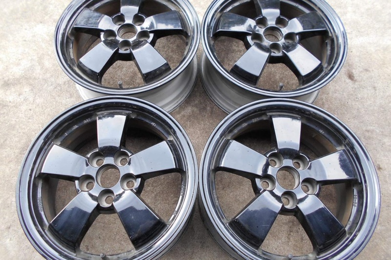 アルミホイール（Aluminum Wheel）